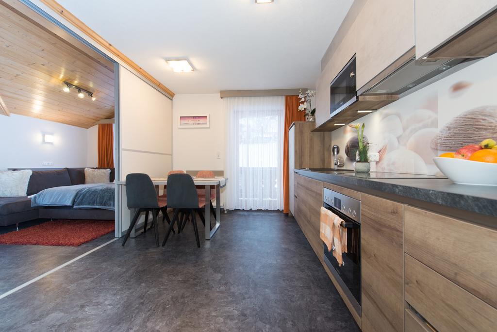 Appartements Schneezauber Lermoos Szoba fotó
